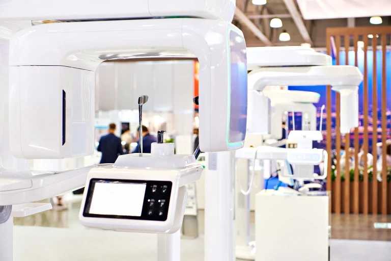 budowa nowoczesnego stoiska targowego