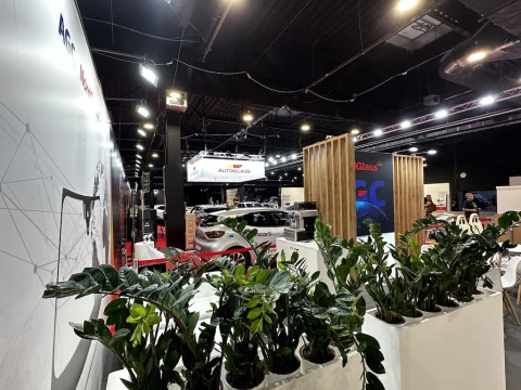 STOISKO TARGOWE AUTOGLASS